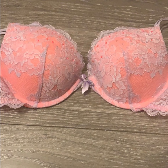 Bra - Picture 1 of 3